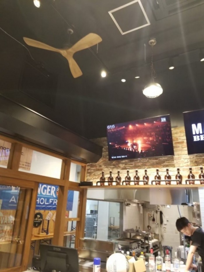 飲食店（ビール専門店）の店舗内装工事を埼玉県上尾市にて行いました