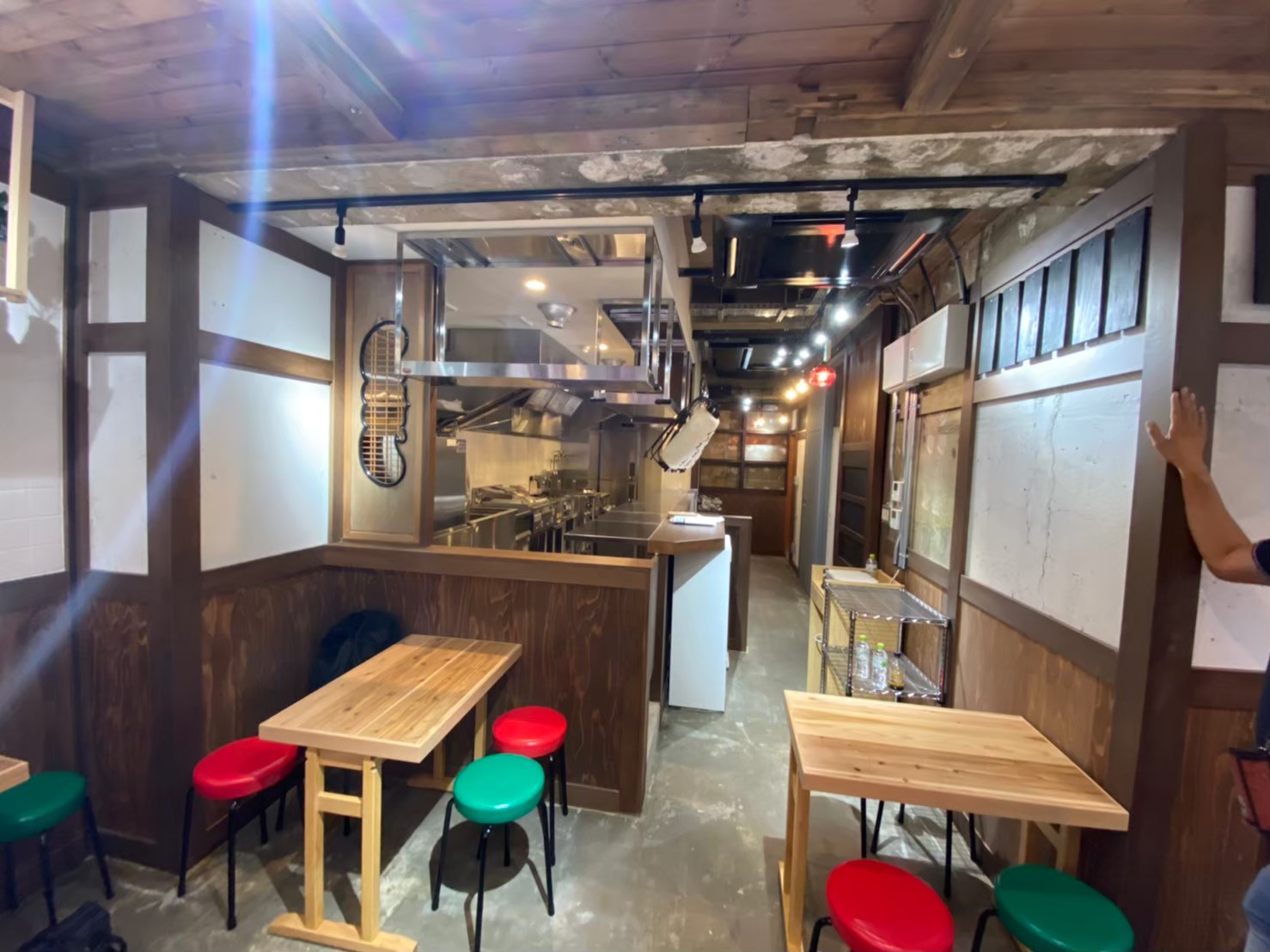 飲食店（餃子専門店）の店舗内装工事を埼玉県上尾市にて行いました