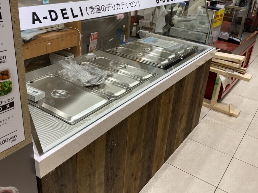 食品小売店（デリカフーズ）の什器製作工事を東京都千代田区にて行いました