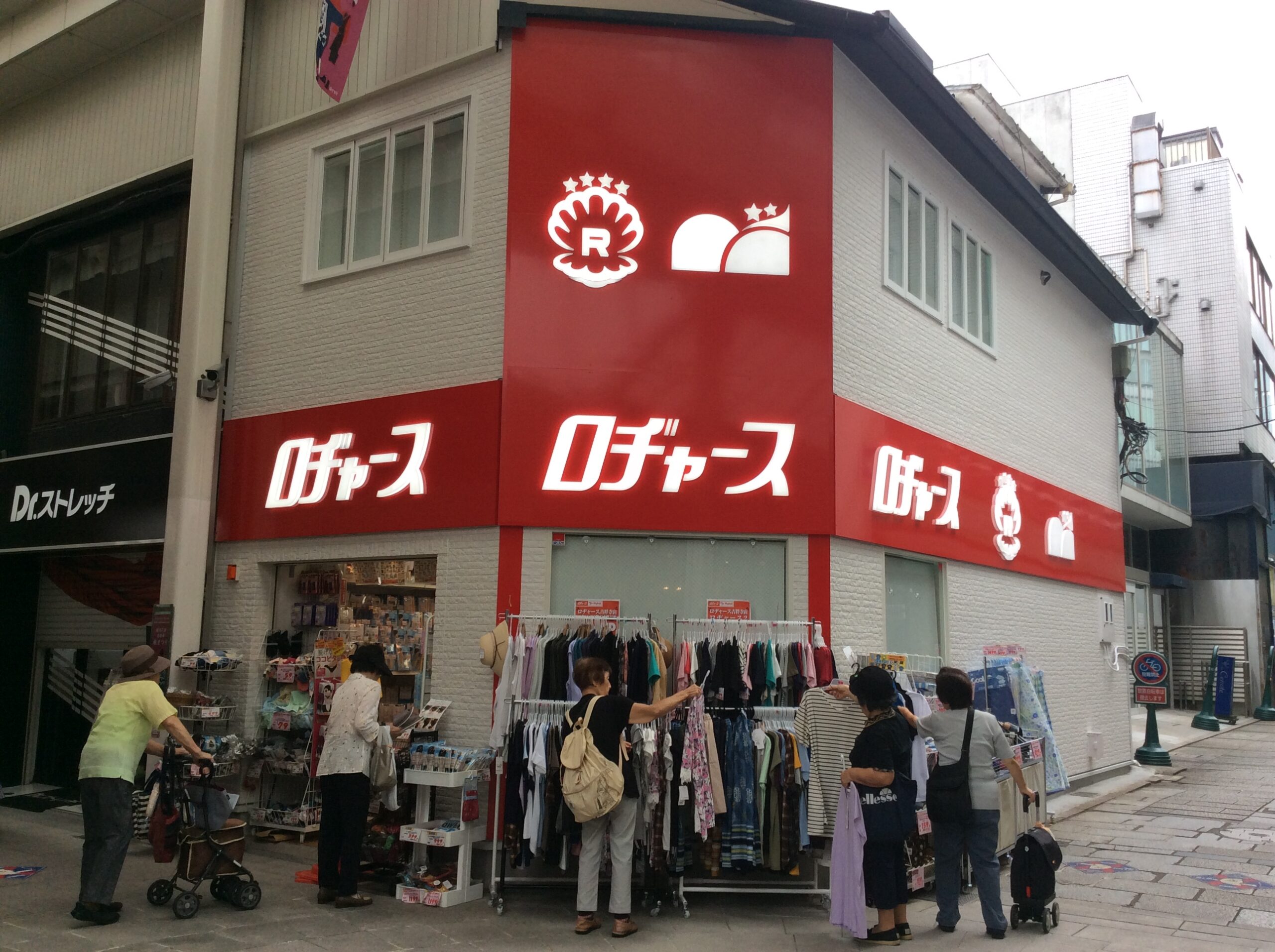物販店舗（ロジャース）の店舗内装工事を東京都武蔵野市吉祥寺にて行いました